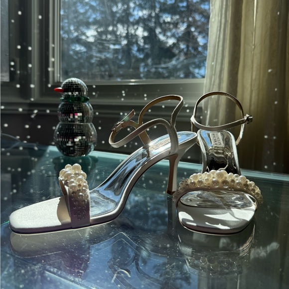 Badgley Mischka Caitlyn Stiletto Heel with Pearled Vamp - Picture 9 of 9